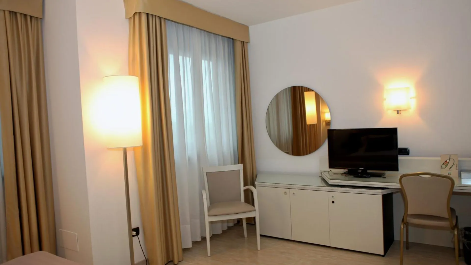 Mediterraneo Palace Hotel Raguse 4*,  Italie