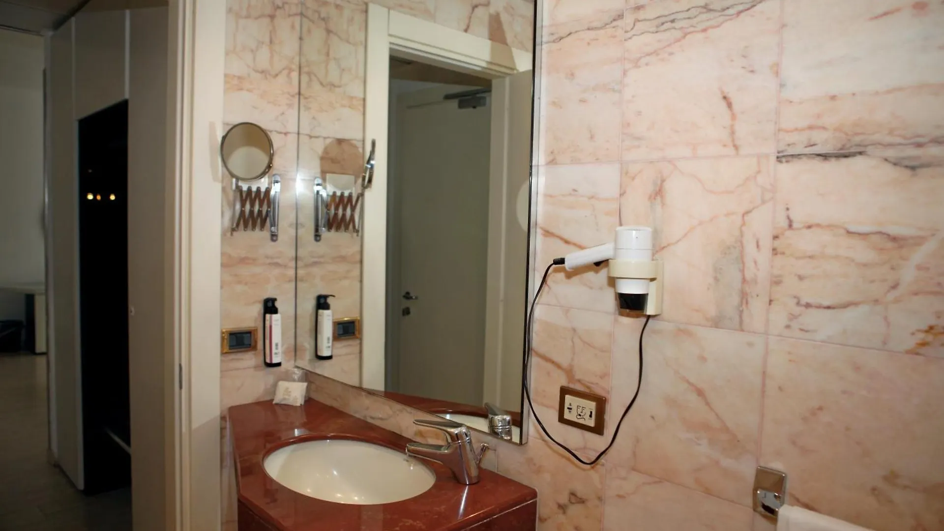 Mediterraneo Palace Hotel Raguse 4*,